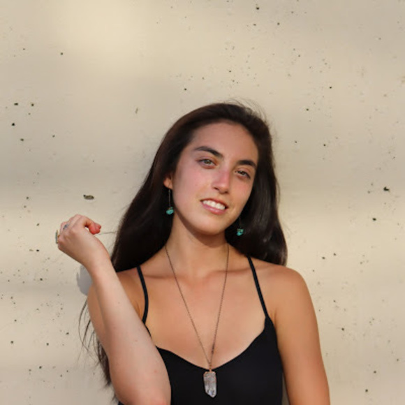 Meet your Posher, Danielle - Picture 1 of 1